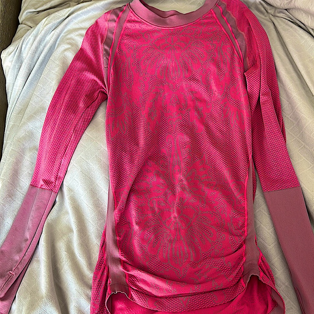 Hot pink tight fit medium long sleeve shirt the has never been worn